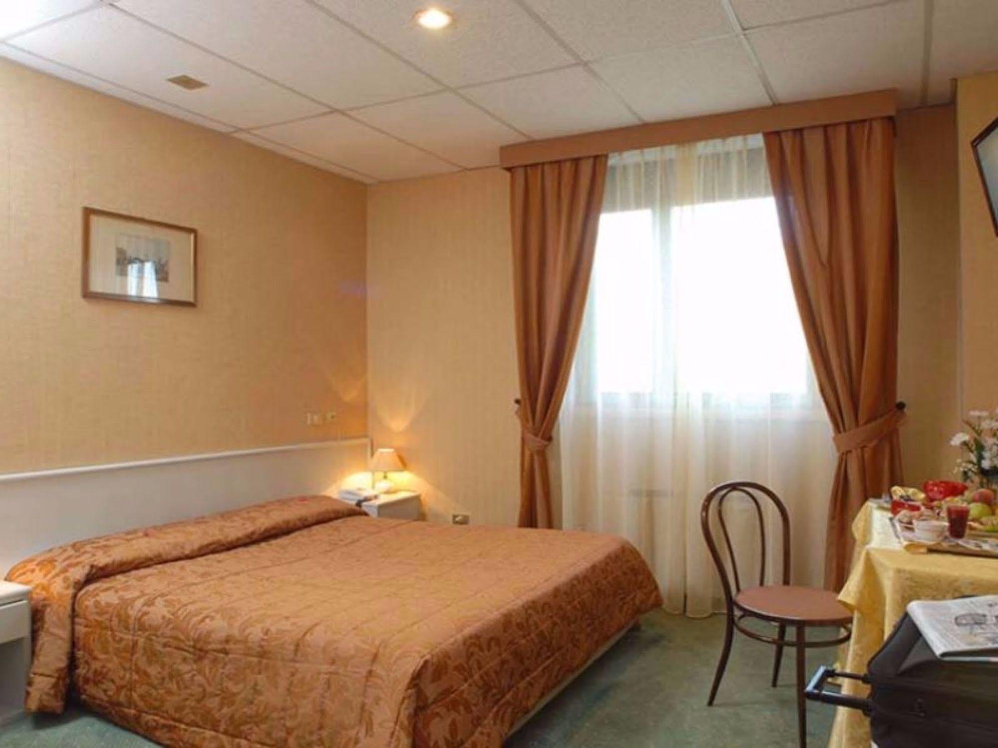 Thp Bologna Hotell Carteria di Sesto Rastignano Eksteriør bilde